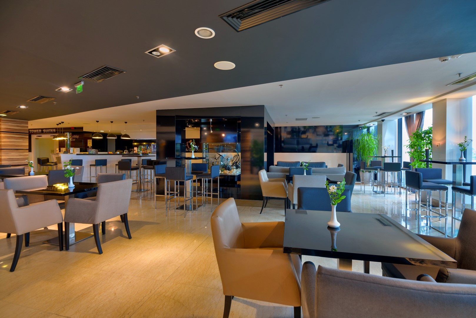 INTERNATIONAL_CASINO_TOWER__HOTEL_NISIPURILE_DE_AUR_BULGARIA_AIR_TOUR_TRAVEL